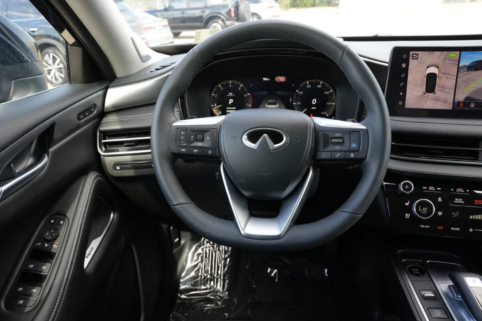 Certified 2027 INFINITI QX60 Luxe w/ Cargo Package FWD image 11
