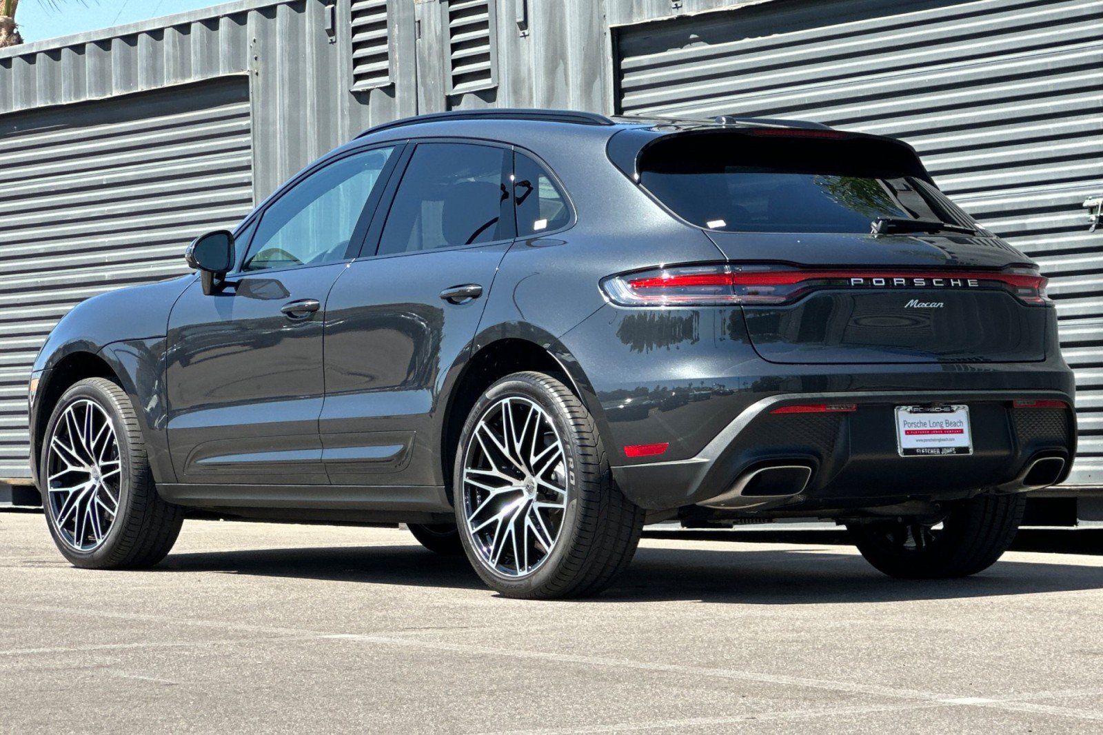 Used 2026 Porsche Macan AWD/4WD image 3