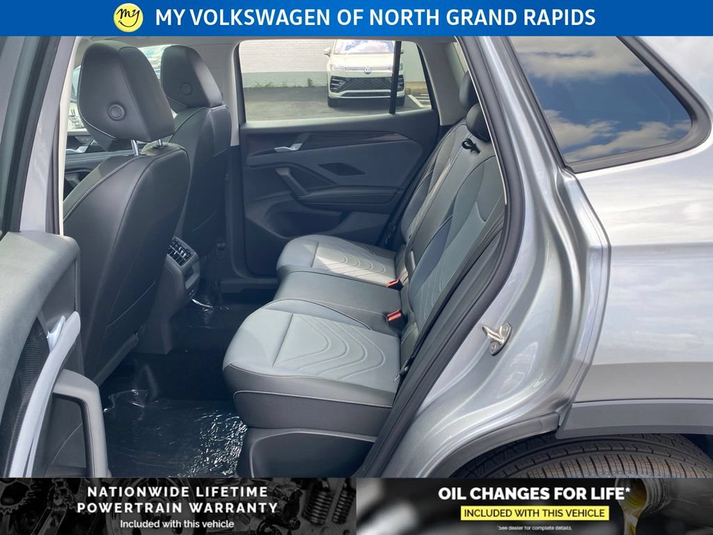 New 2026 Volkswagen Tiguan SE AWD/4WD image 16