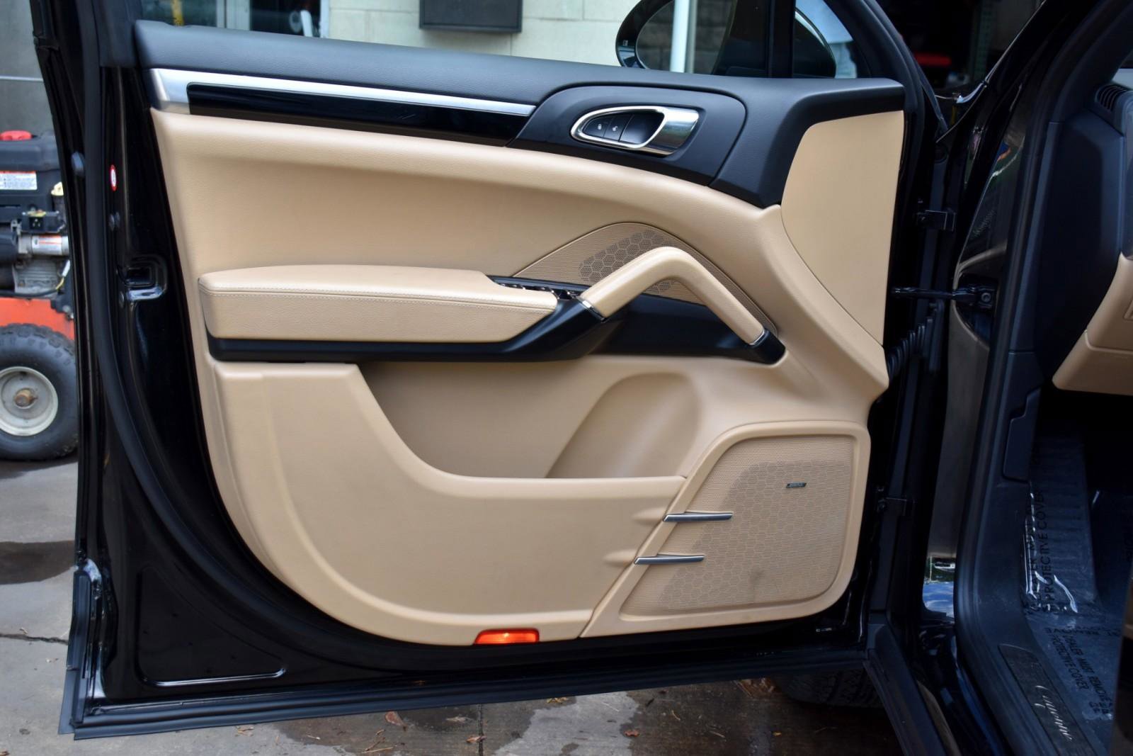 Used 2016 Porsche Cayenne image 30