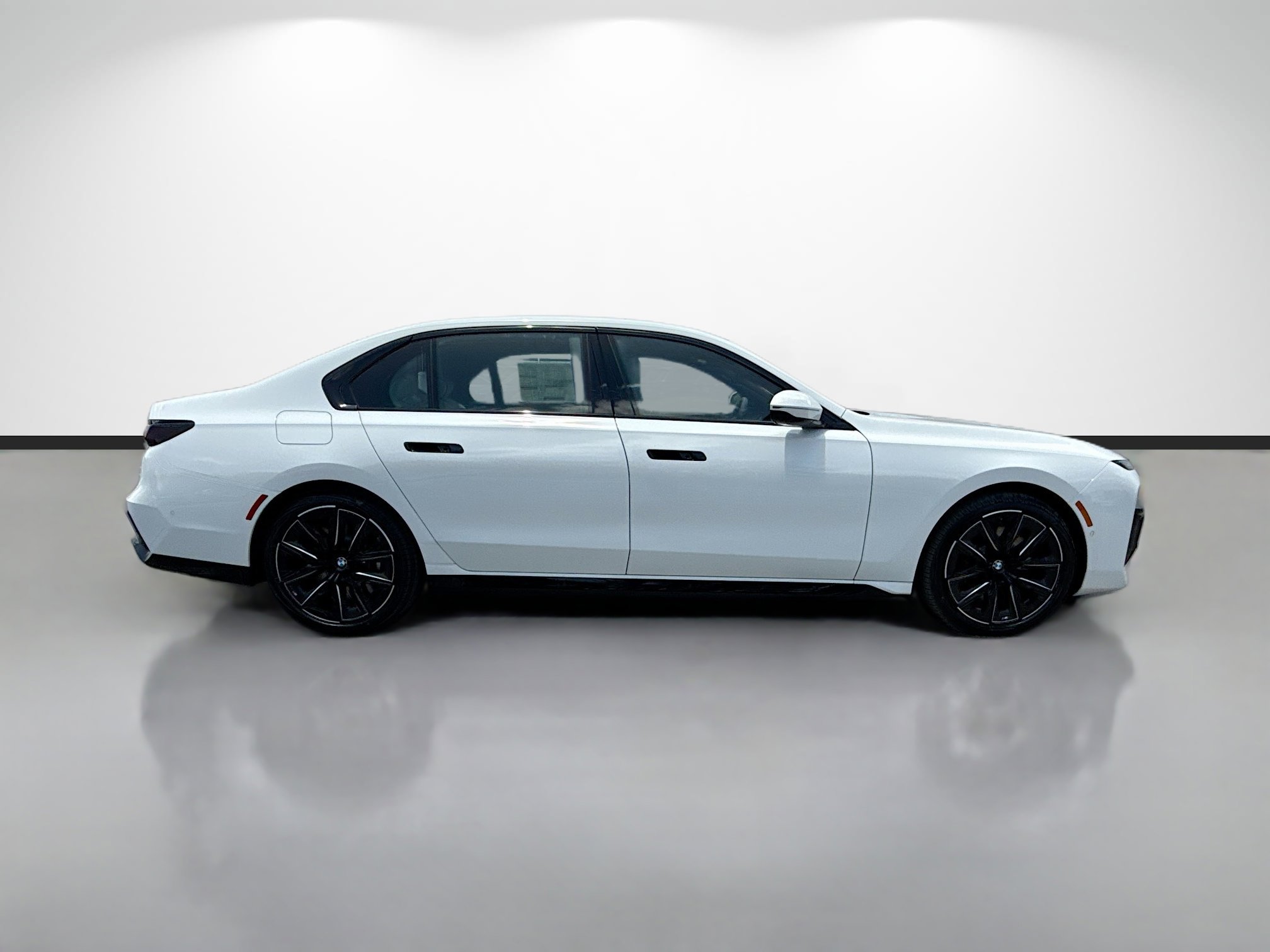 New 2026 BMW 760i xDrive AWD/4WD image 2