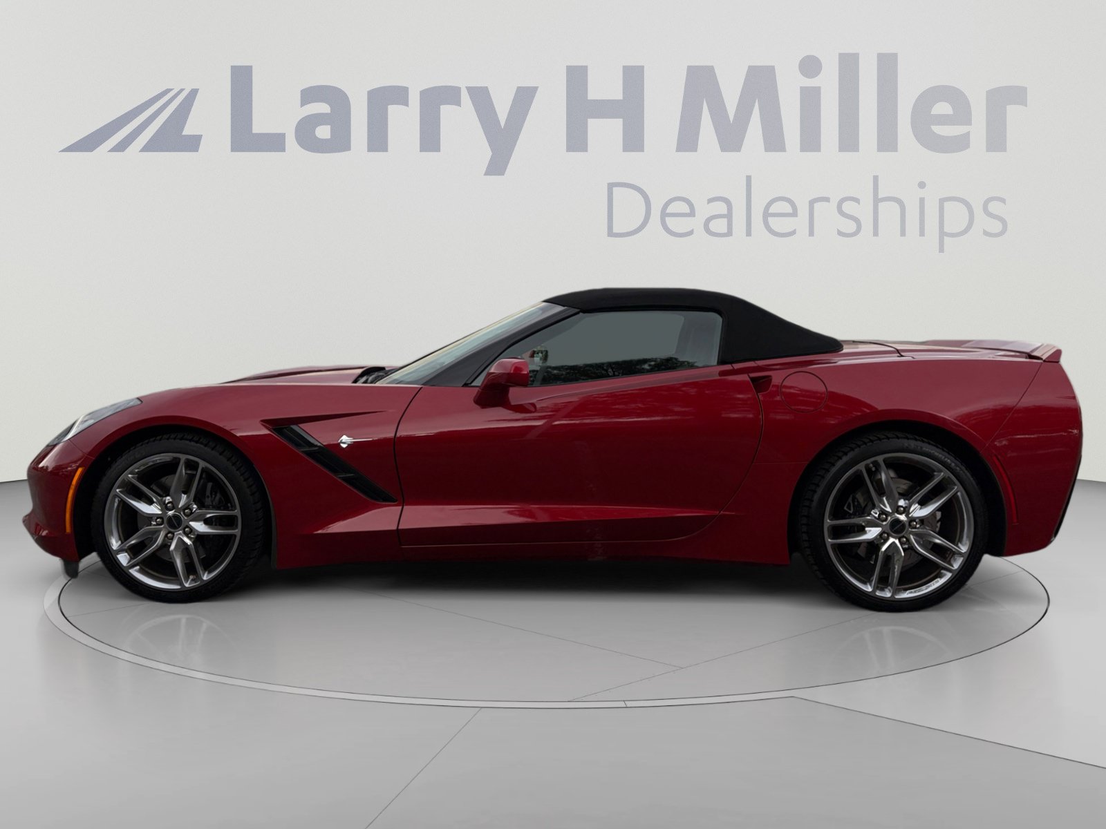 Used 2015 Chevrolet Corvette Stingray Convertible w/ 3LT Preferred Equipment Group RWD image 2