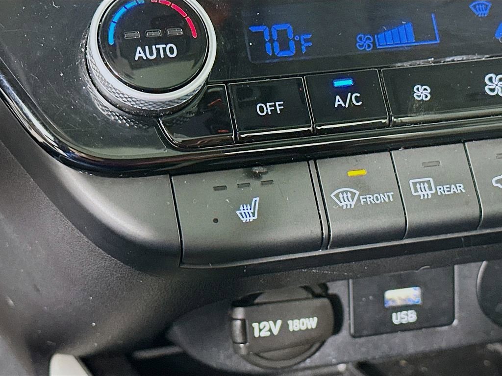 Used 2024 Hyundai Elantra Limited image 28