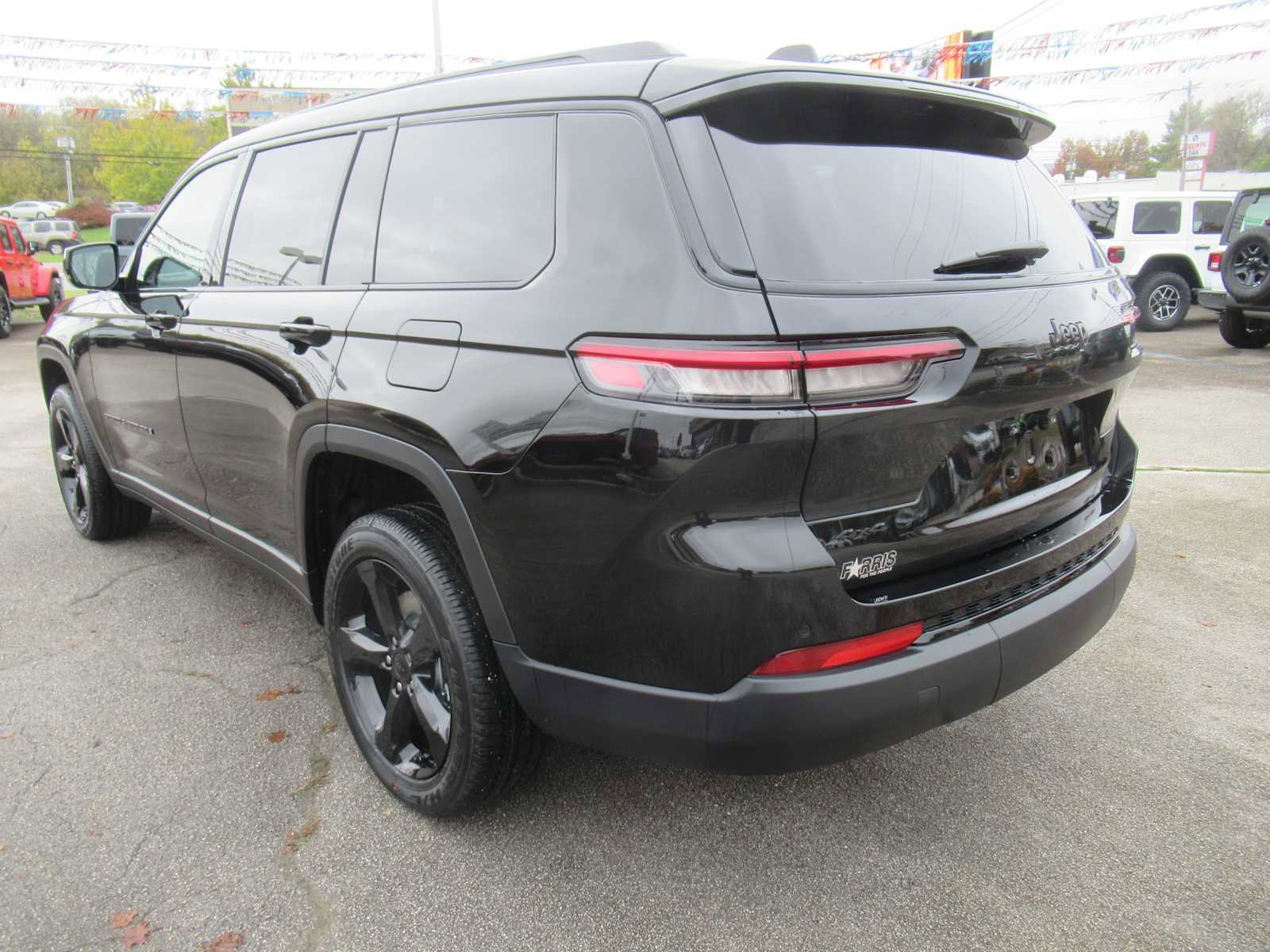 New 2025 Jeep Grand Cherokee L Altitude image 3
