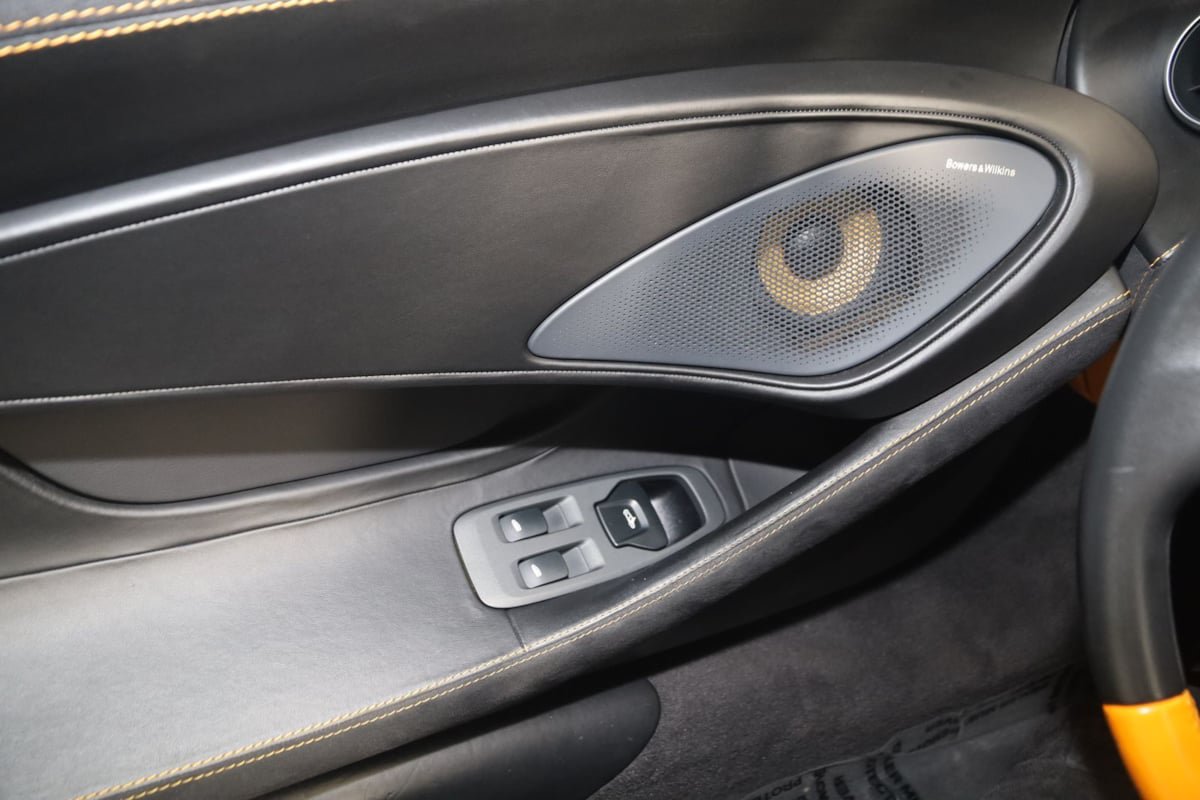 Used 2020 McLaren 570S Coupe RWD image 48
