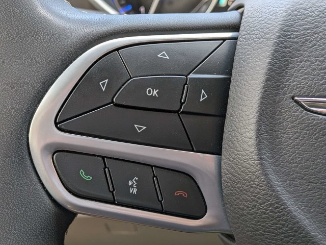 Used 2024 Chrysler Pacifica Touring-L FWD image 26