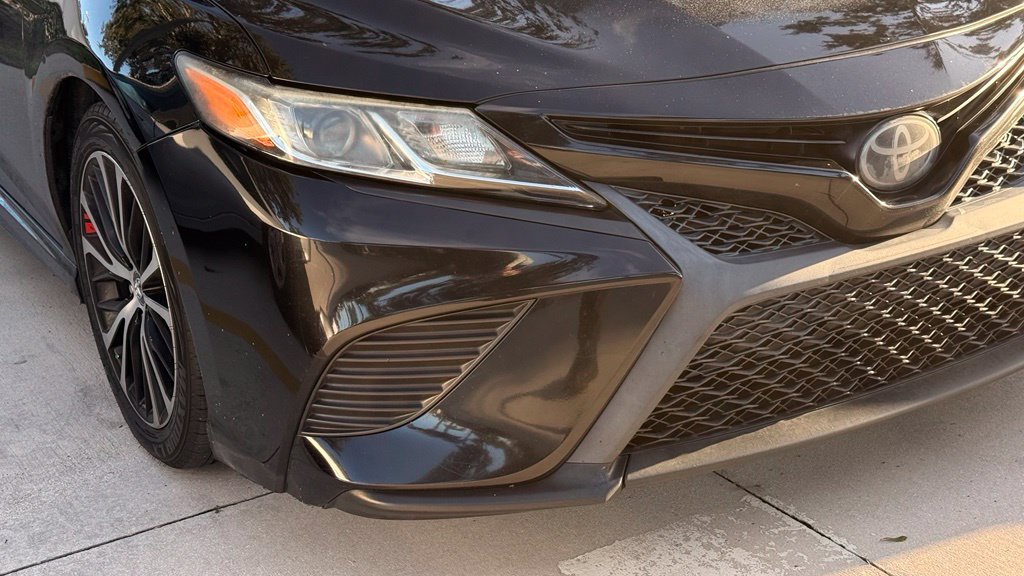 Used 2019 Toyota Camry SE w/ Convenience Package FWD image 5