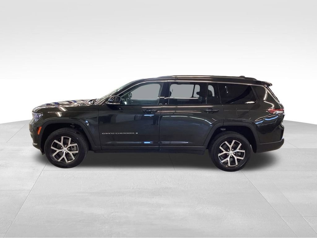 Used 2023 Jeep Grand Cherokee L Limited AWD/4WD image 9