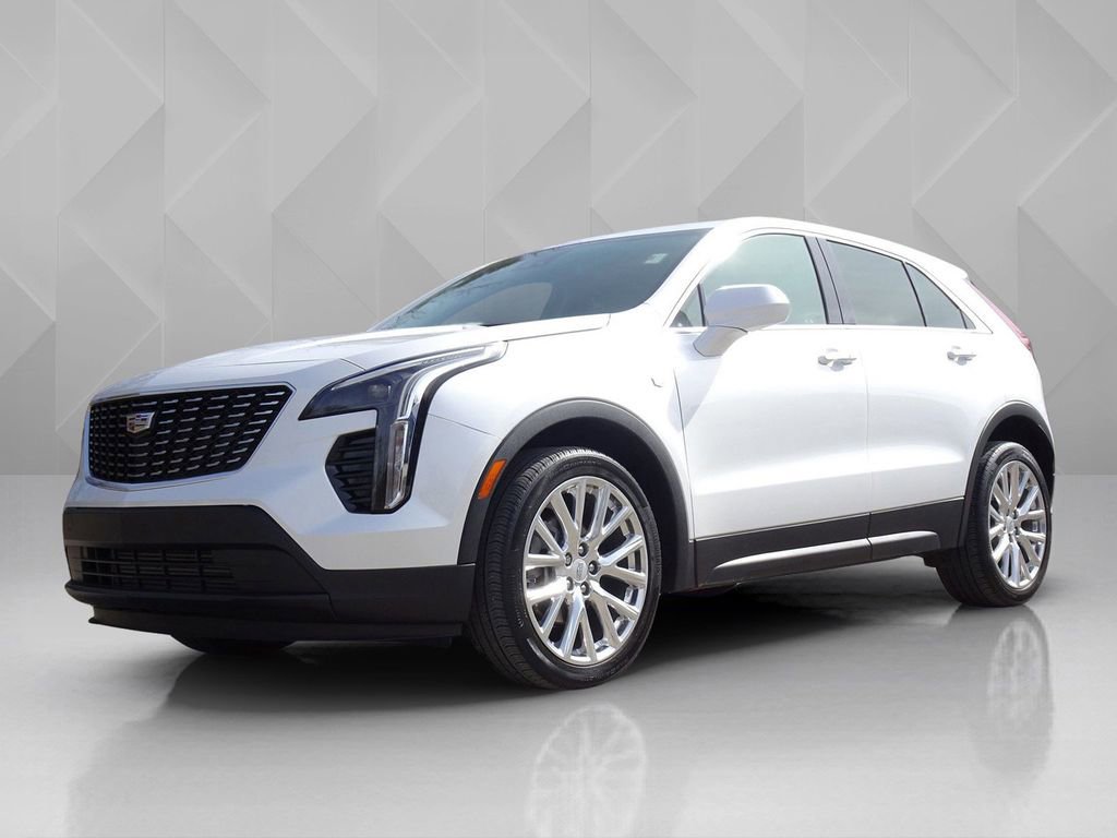 Certified 2022 Cadillac XT4 Luxury w/ Cold Weather Package image 1
