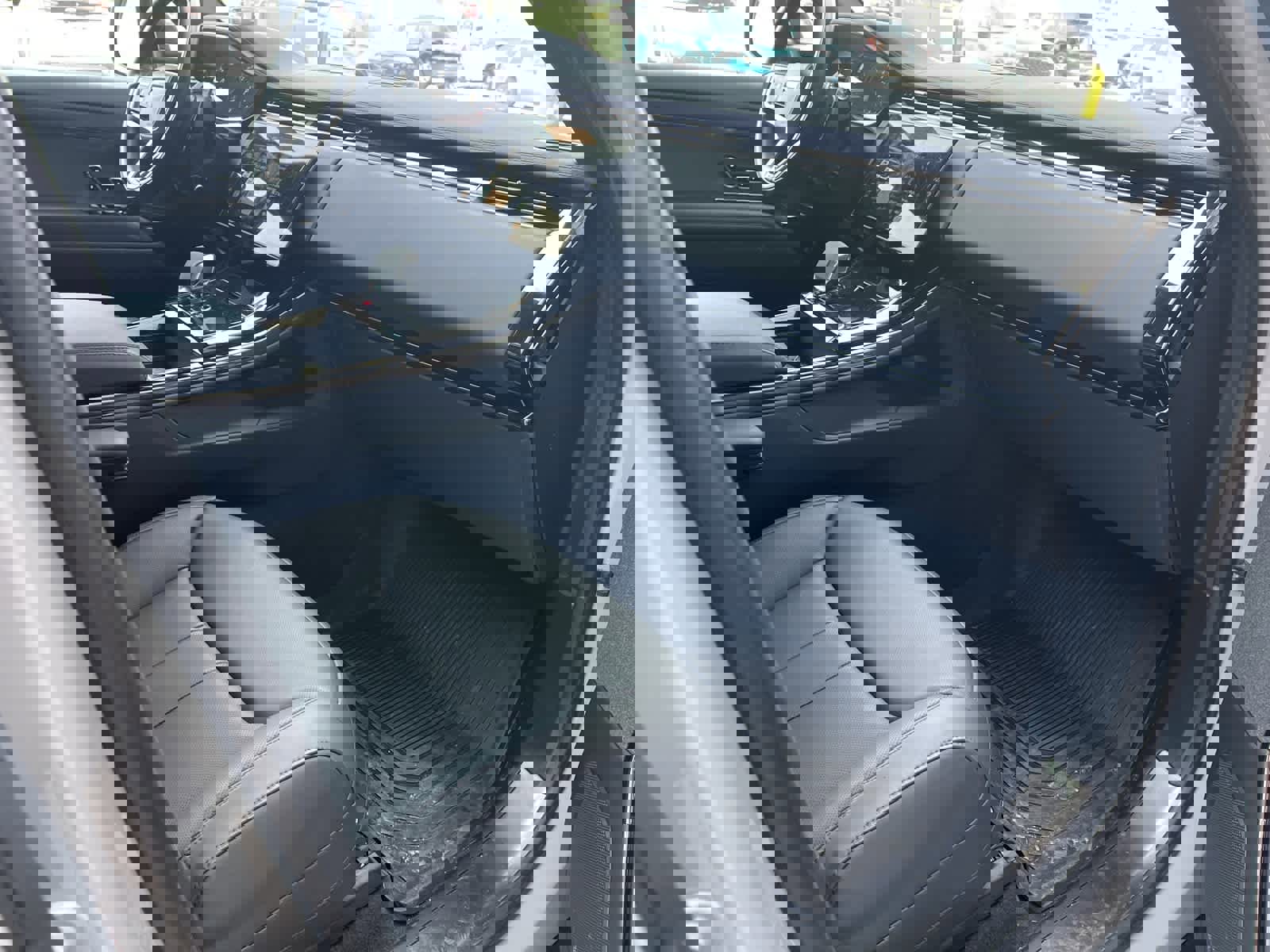 Used 2024 Land Rover Range Rover Sport SE image 13