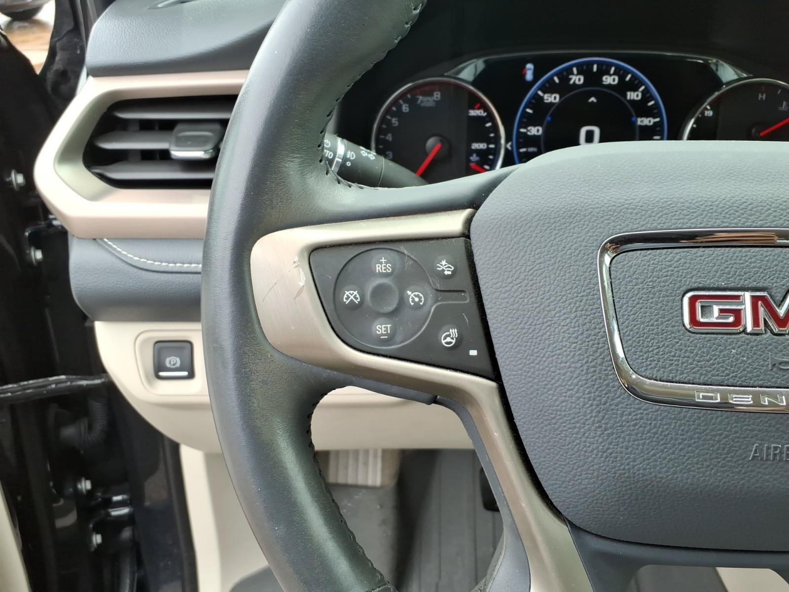 Used 2021 GMC Acadia Denali w/ Denali Technology Package FWD image 10