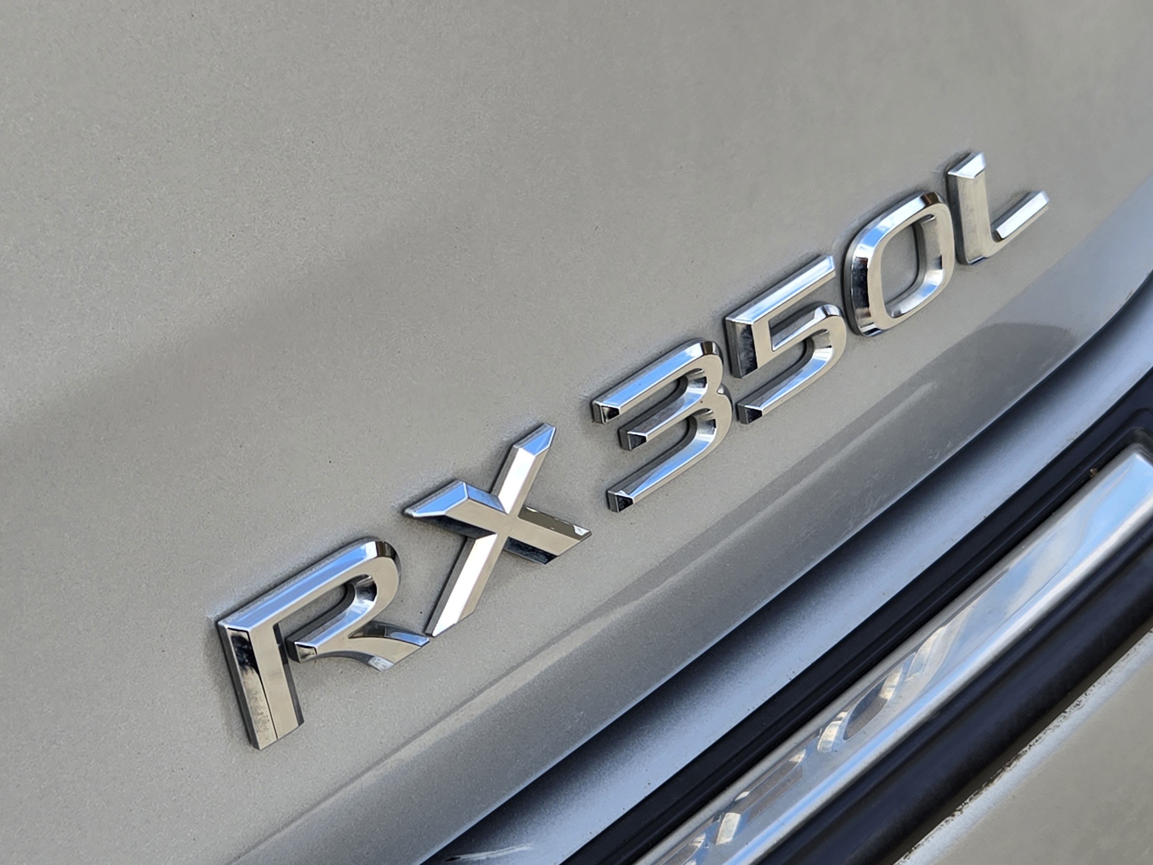 Used 2018 Lexus RX 350L Luxury w/ Accessory Package FWD image 42