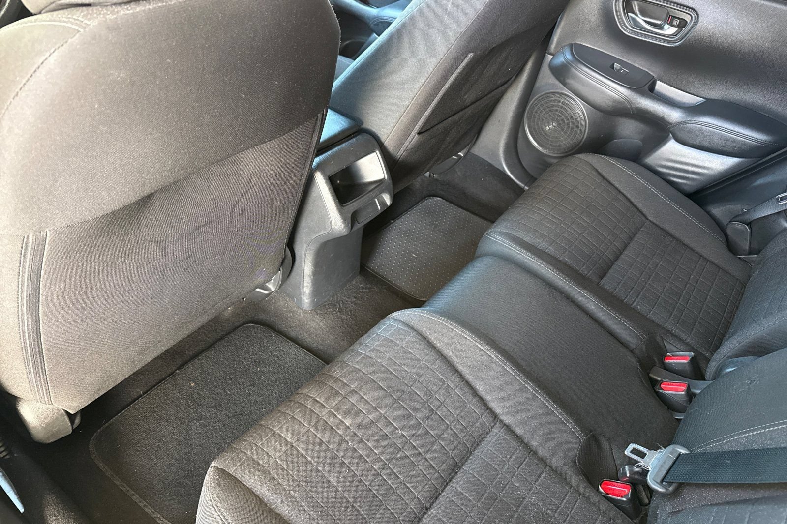 Used 2024 Honda HR-V LX image 6