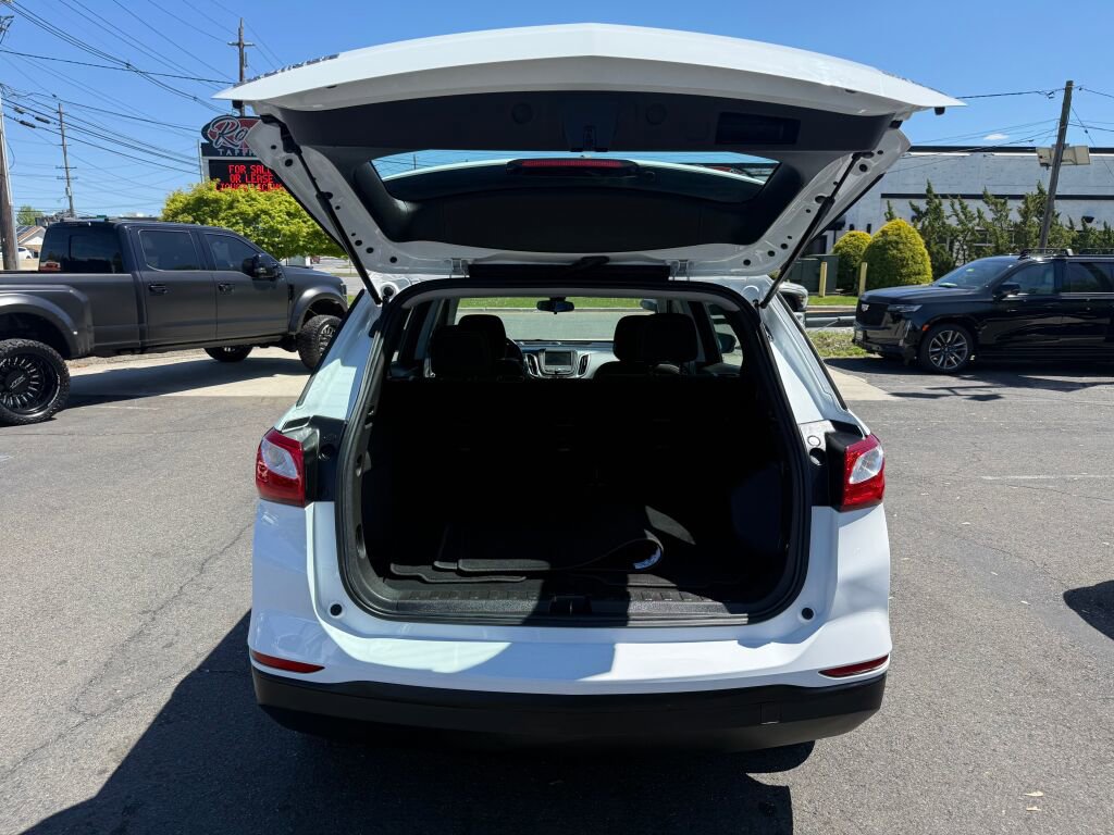 Used 2021 Chevrolet Equinox LS FWD image 30