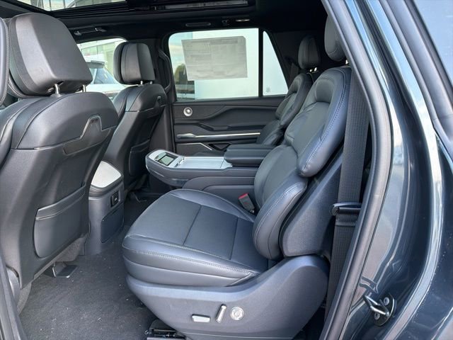 New 2026 Lincoln Navigator L Reserve w/ Jet Appearance Package image 7