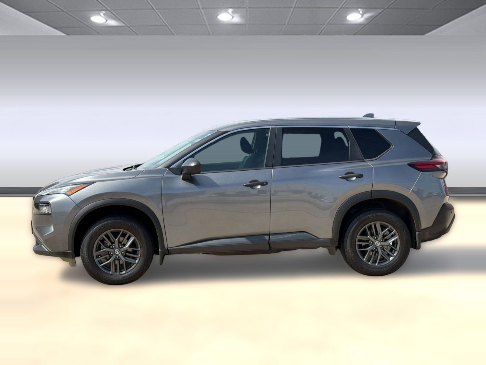 Used 2021 Nissan Rogue S image 2