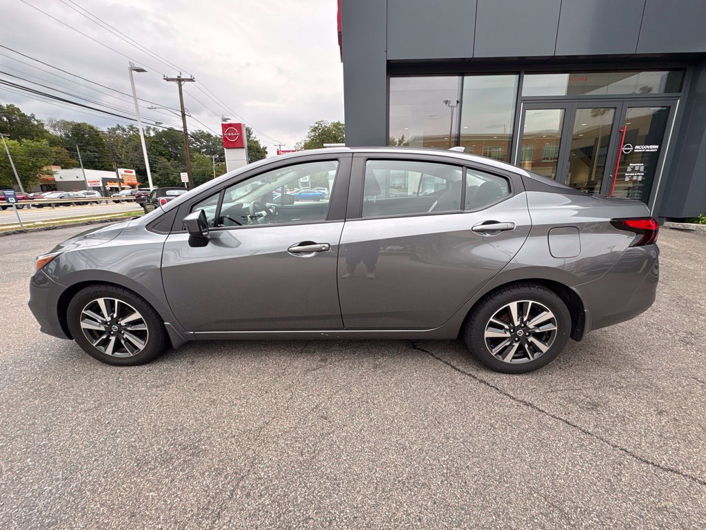 Certified 2022 Nissan Versa SV FWD image 9