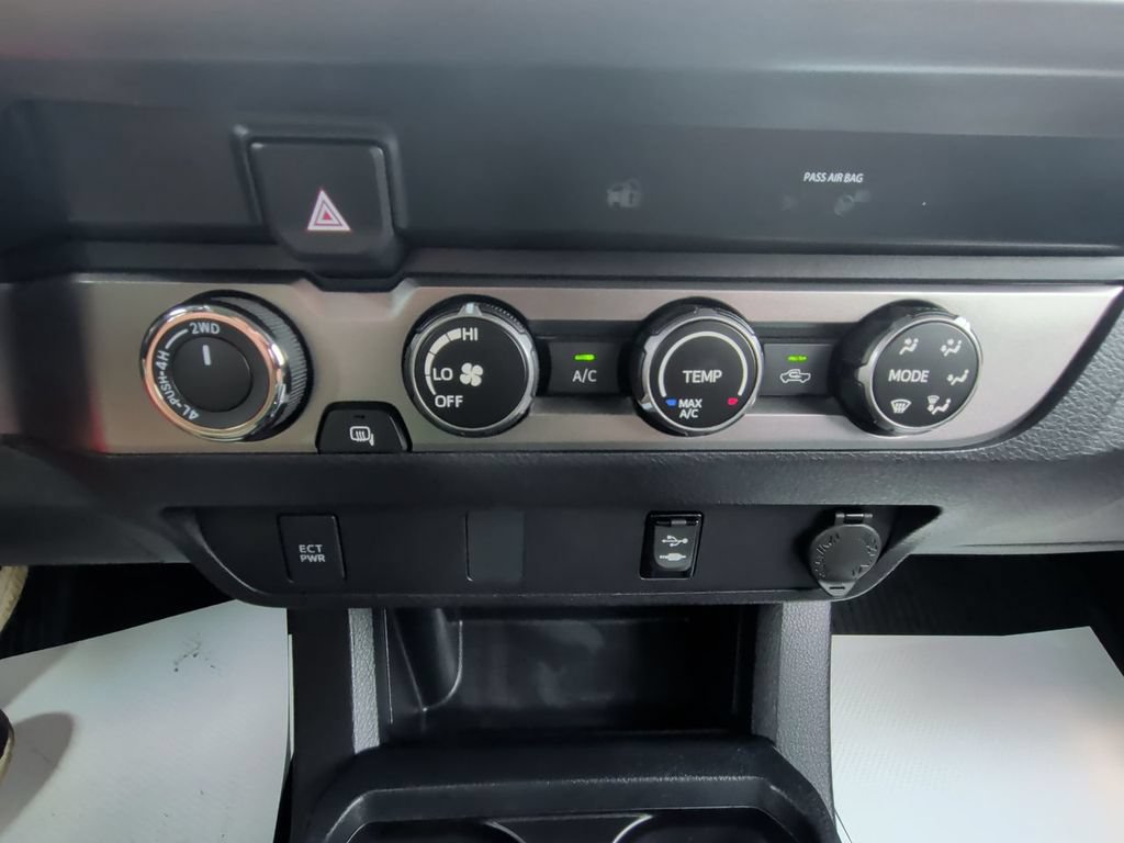 Used 2019 Toyota Tacoma SR5 AWD/4WD image 19