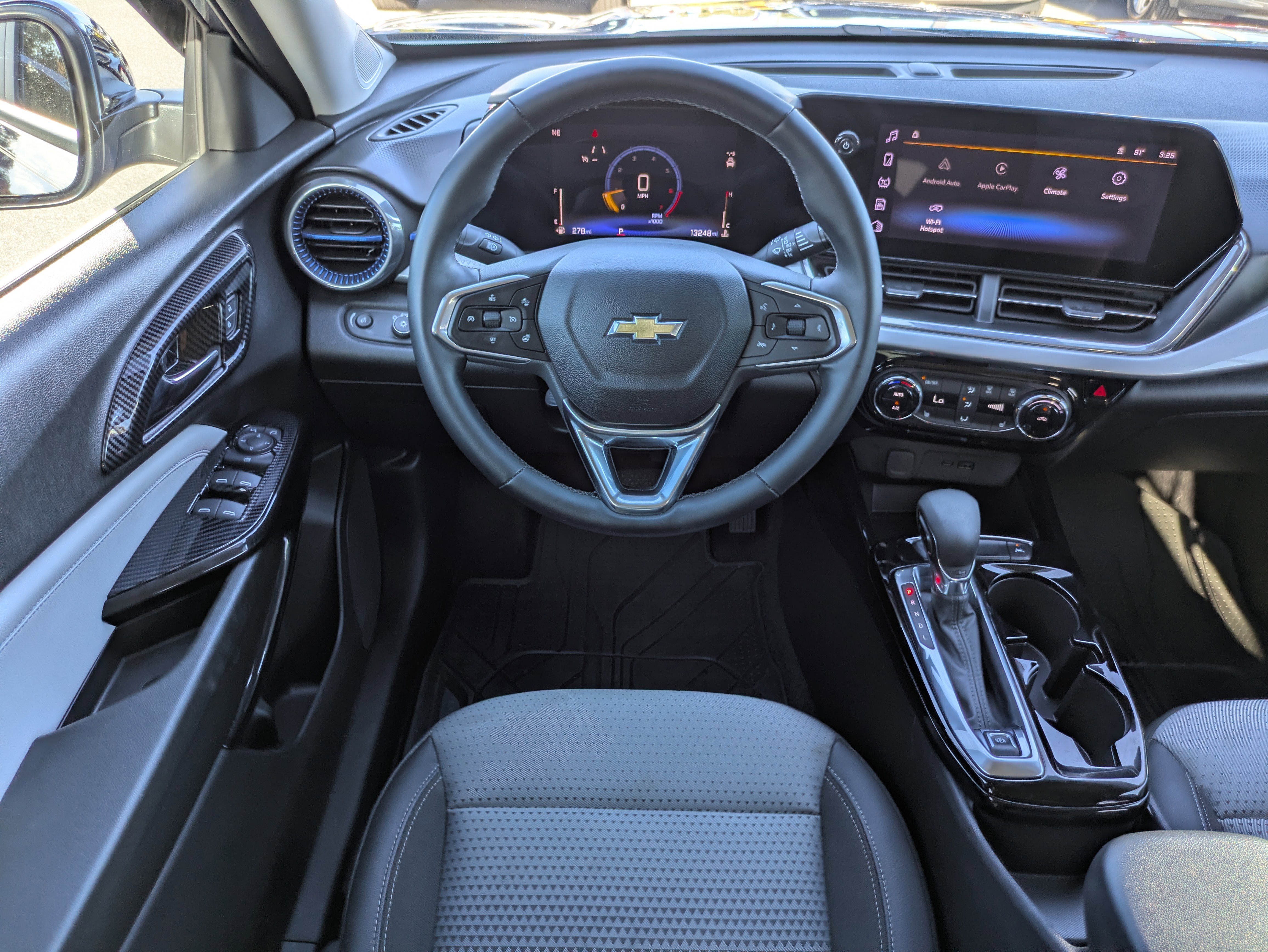 Certified 2024 Chevrolet Trax LT w/ LT Convenience Package image 14