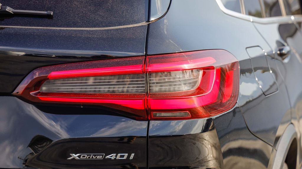 Used 2021 BMW X5 xDrive40i w/ Premium Package image 10