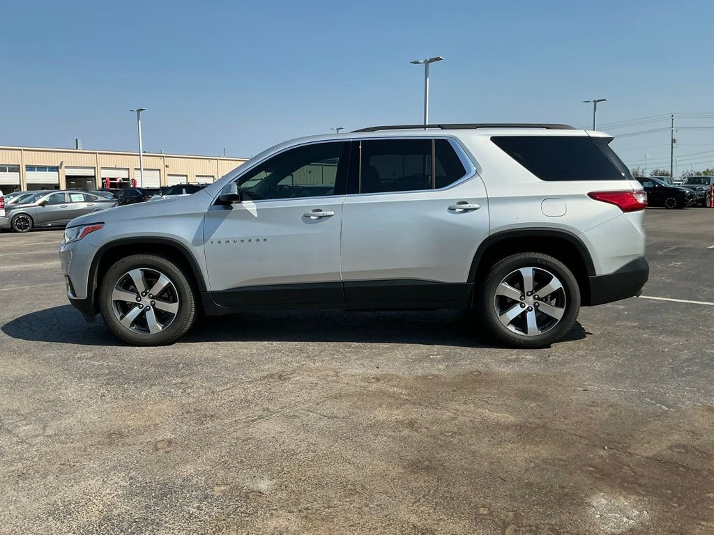 Used 2020 Chevrolet Traverse LT w/ LT Premium Package image 4