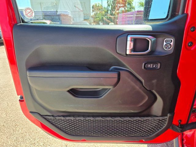 Used 2025 Jeep Wrangler Unlimited Rubicon image 13