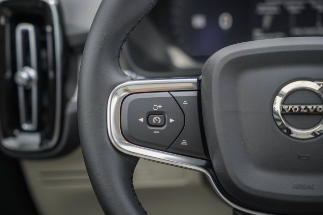 New 2026 Volvo XC40 B5 Ultra w/ Climate Package AWD/4WD image 31