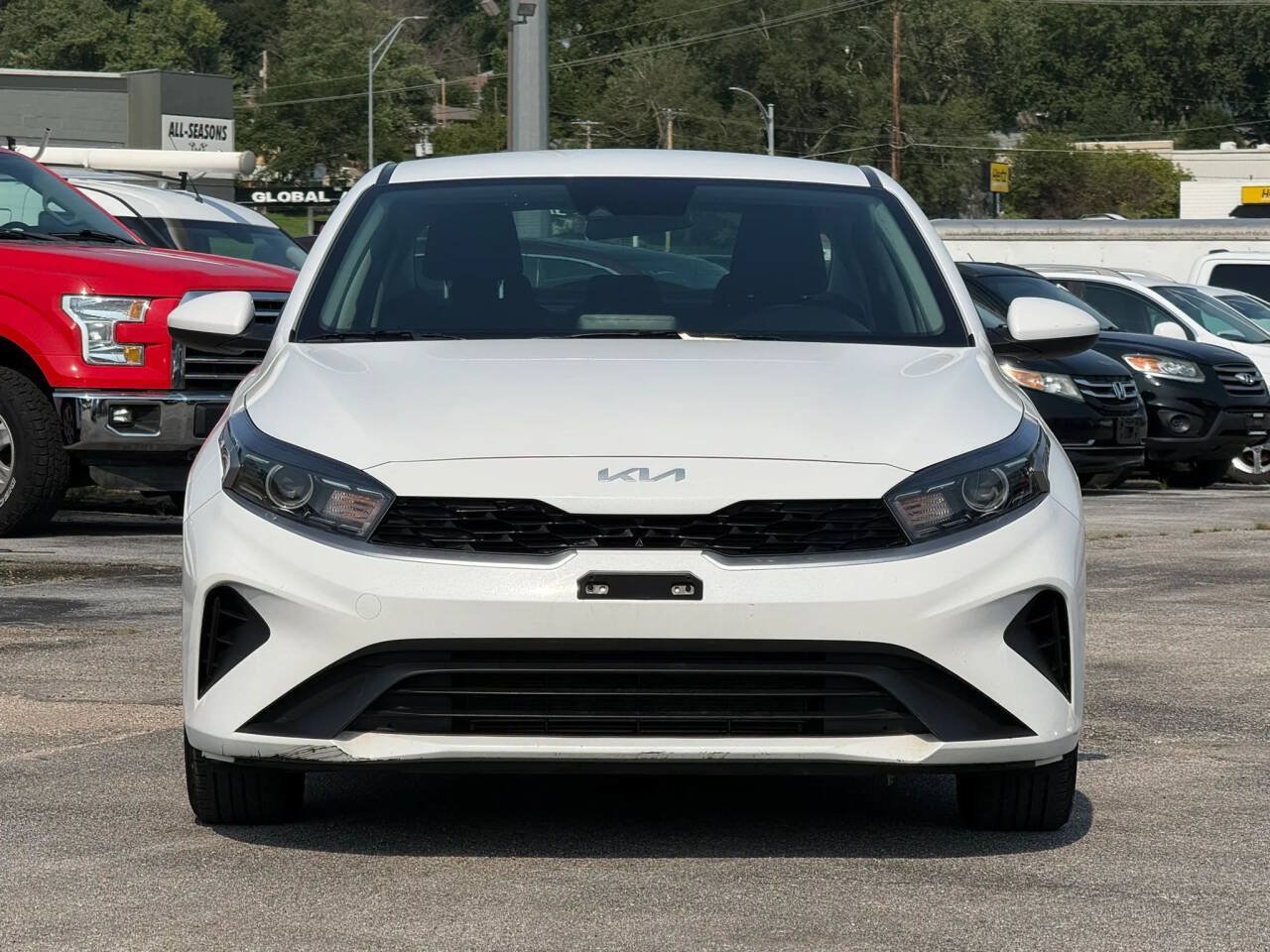 Used 2024 Kia Forte LXS FWD image 3