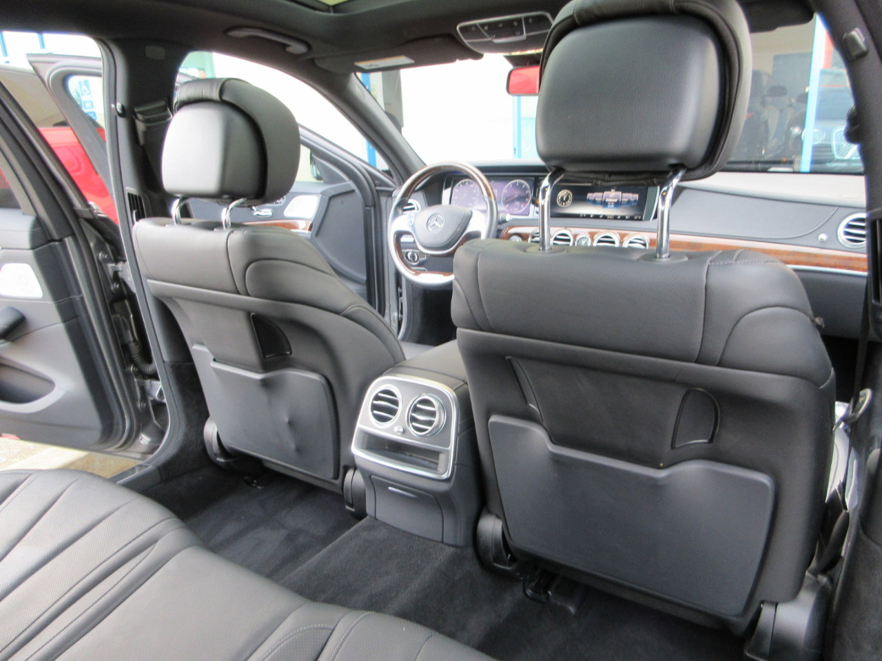 Used 2015 Mercedes-Benz S 550 Sedan image 33