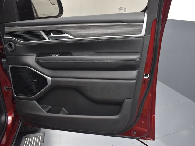 New 2023 Jeep Wagoneer L Series III w/ Premium Group I AWD/4WD image 22