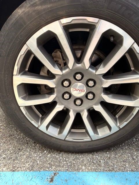 Used 2021 GMC Acadia Denali w/ Denali Ultimate Package AWD/4WD image 31