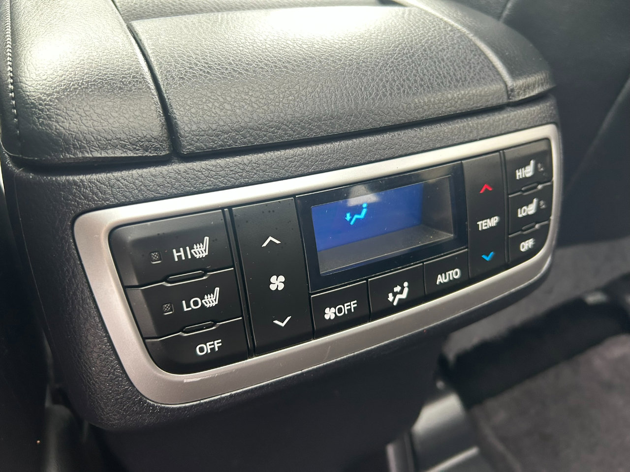 Used 2016 Toyota Highlander Limited Platinum image 16