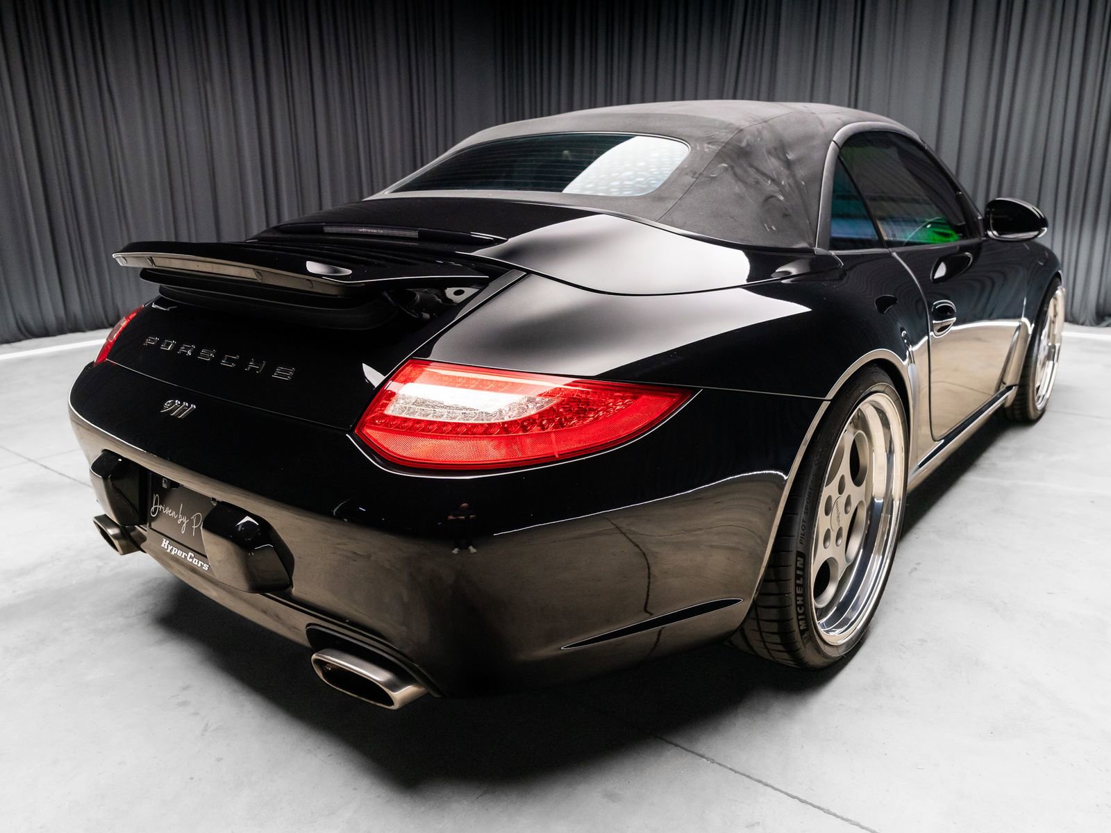 Used 2009 Porsche 911 Cabriolet image 15
