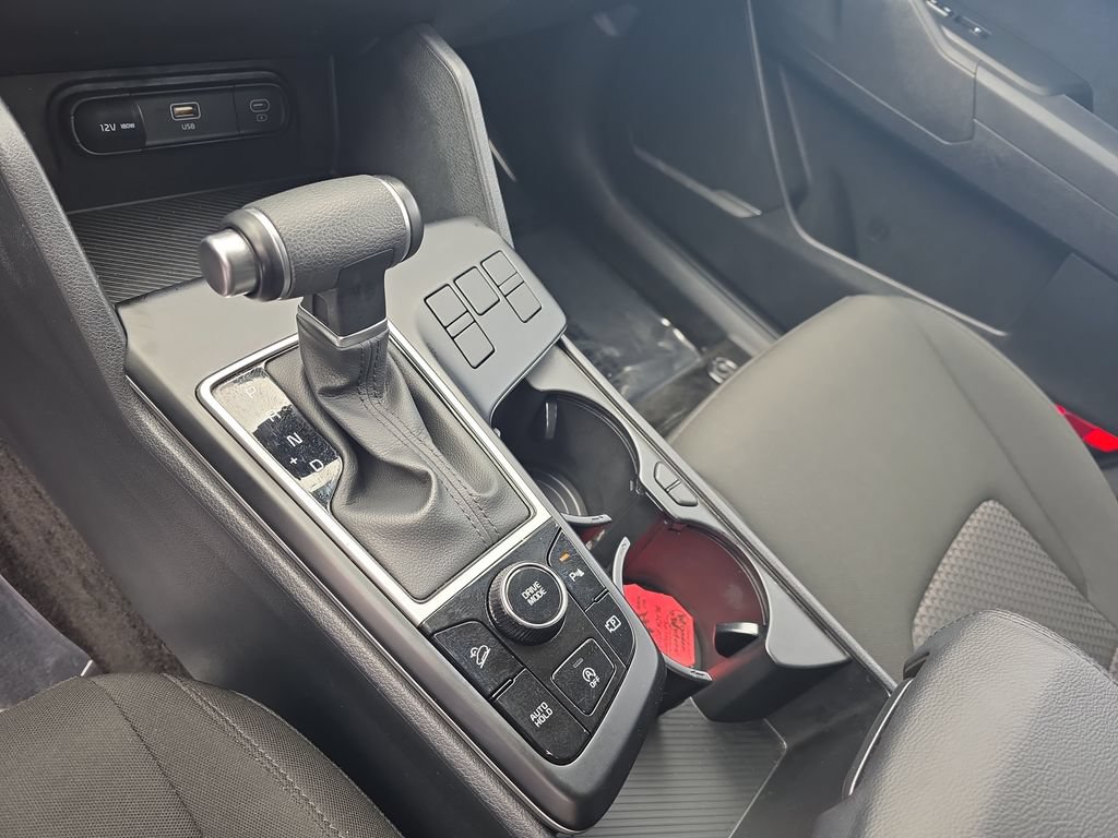 Used 2025 Kia Sportage LX FWD image 21