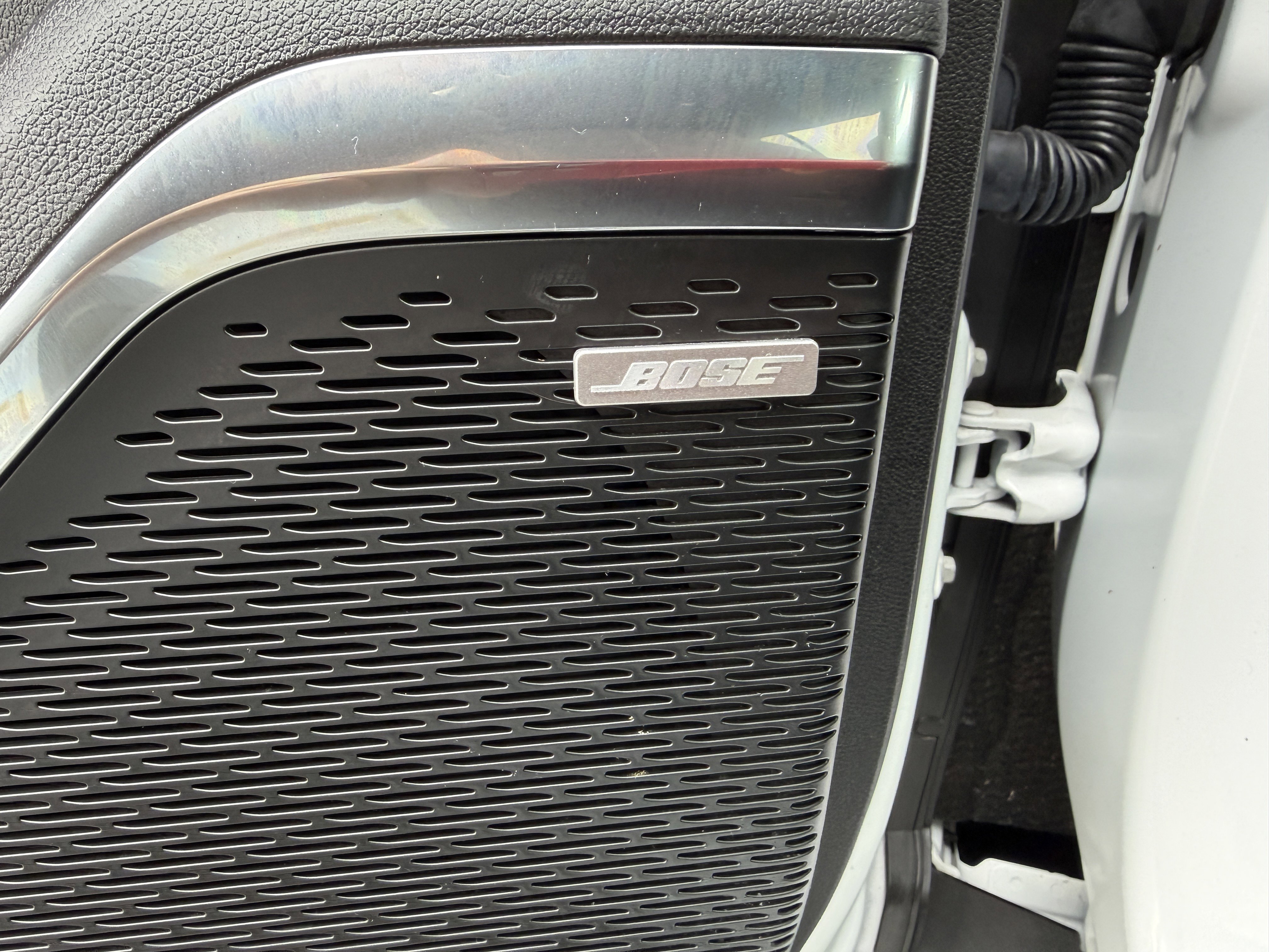Used 2025 GMC Acadia Elevation image 24