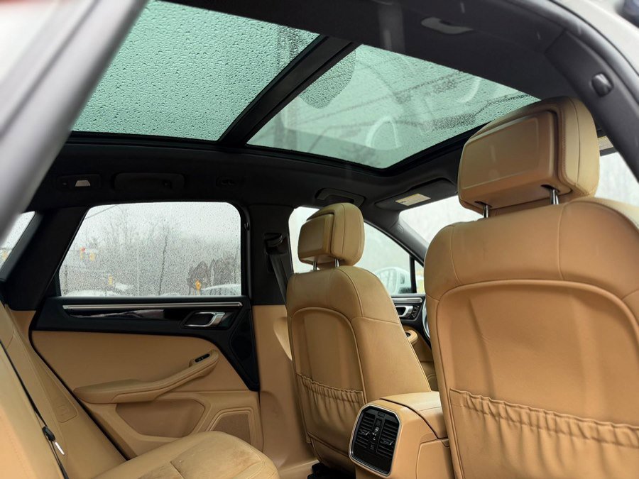 Used 2018 Porsche Macan image 19