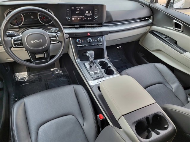 Used 2023 Kia Carnival LX image 39