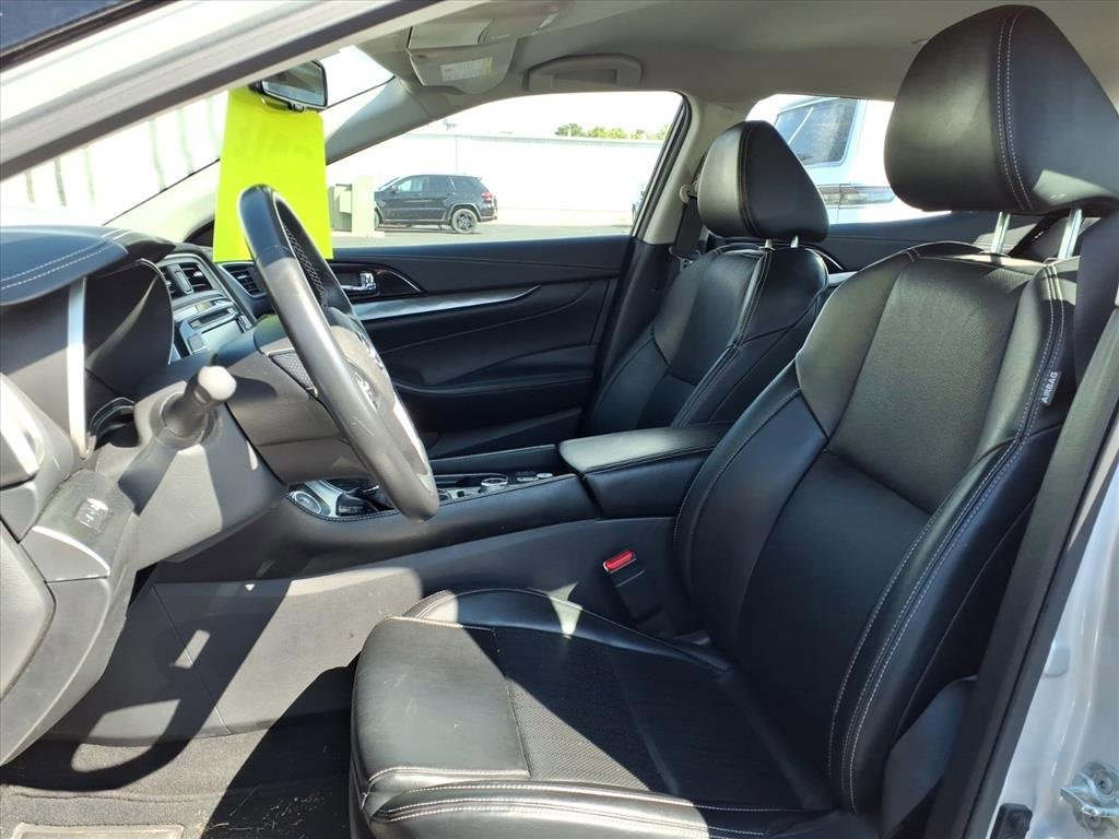 Used 2023 Nissan Maxima SV w/ Floor Mat Group image 4