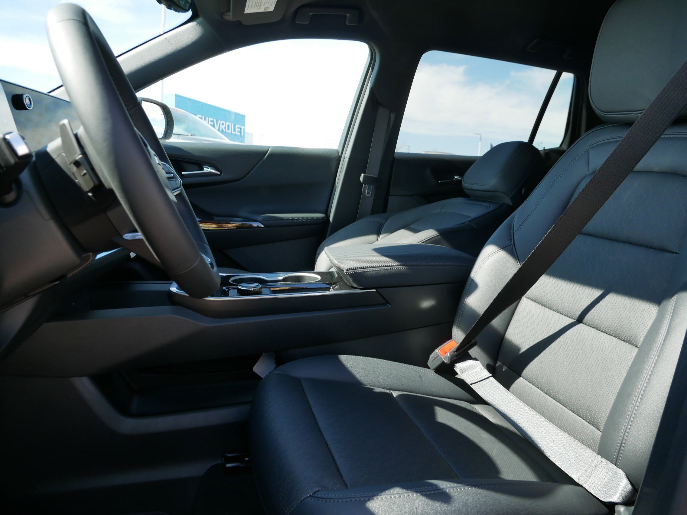 New 2026 Chevrolet Equinox LT w/ Convenience Package II image 4