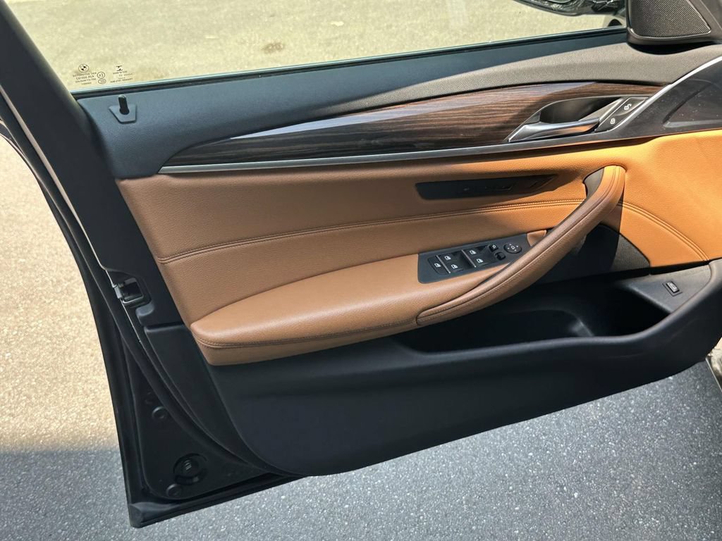 Used 2017 BMW 530i xDrive AWD/4WD image 17