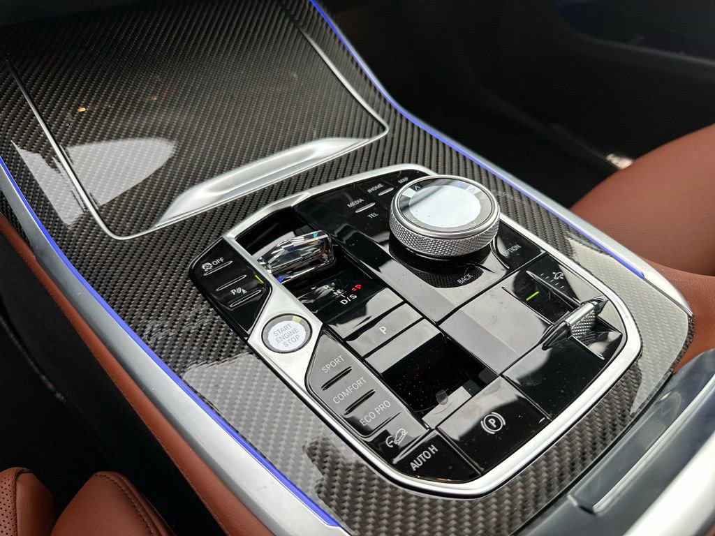 Certified 2025 BMW X7 M60i image 29