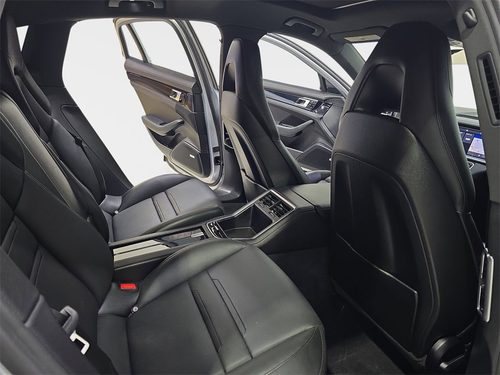 Used 2018 Porsche Panamera 4 image 13