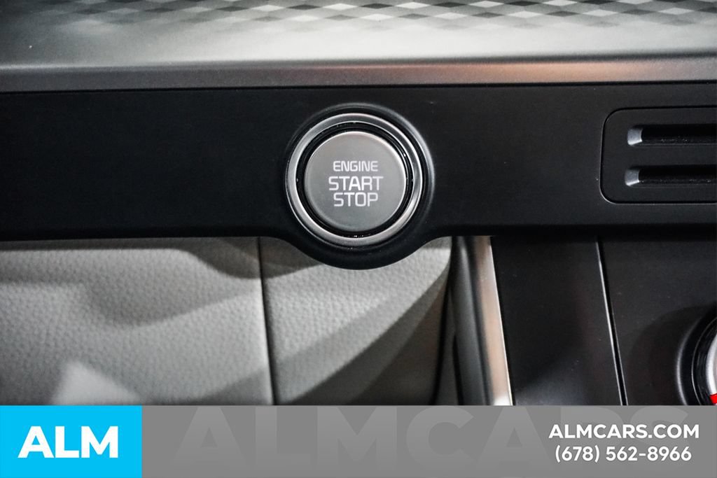 Used 2024 Kia Carnival LX FWD image 25