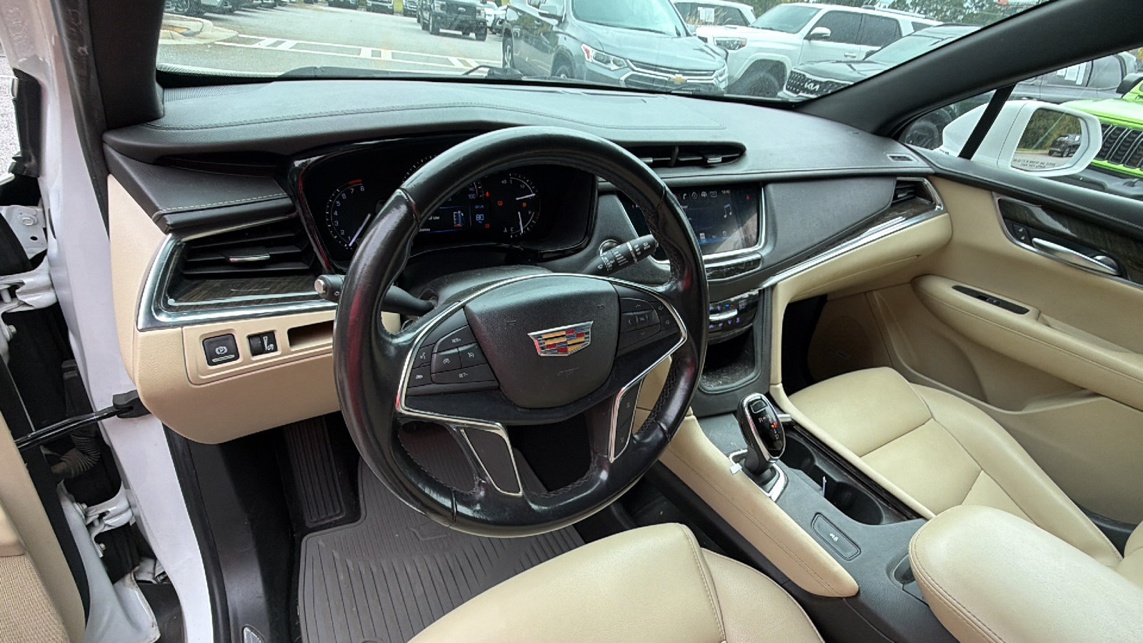Used 2019 Cadillac XT5 FWD image 24