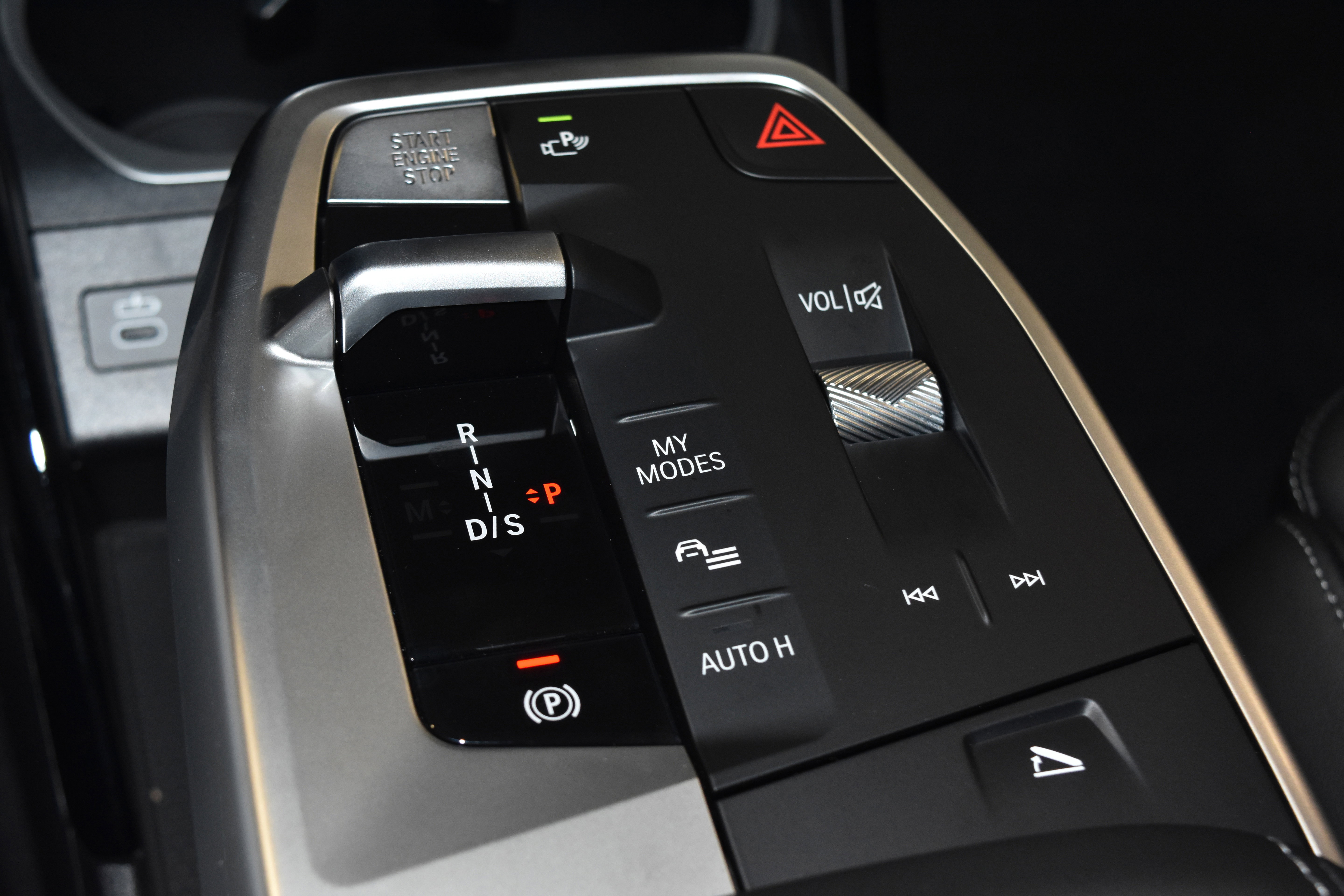 New 2025 BMW X2 xDrive28i w/ Technology Package image 13