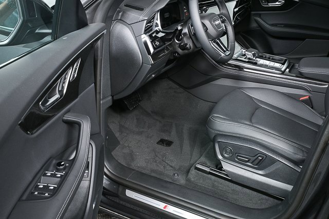 New 2025 Audi Q8 Premium Plus image 8