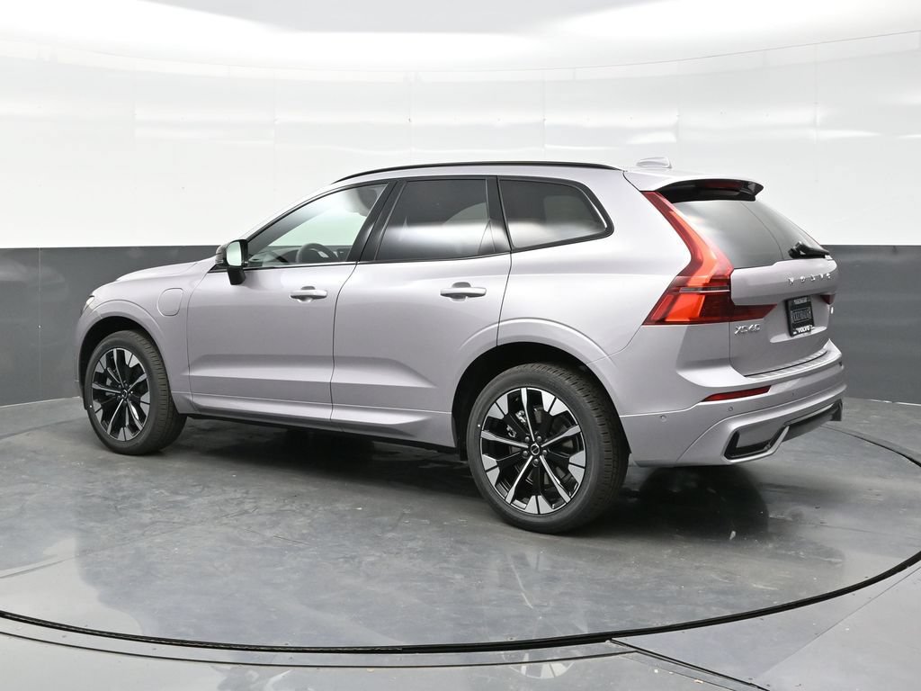 New 2026 Volvo XC60 T8 Plus w/ Climate Package PRO AWD/4WD image 4