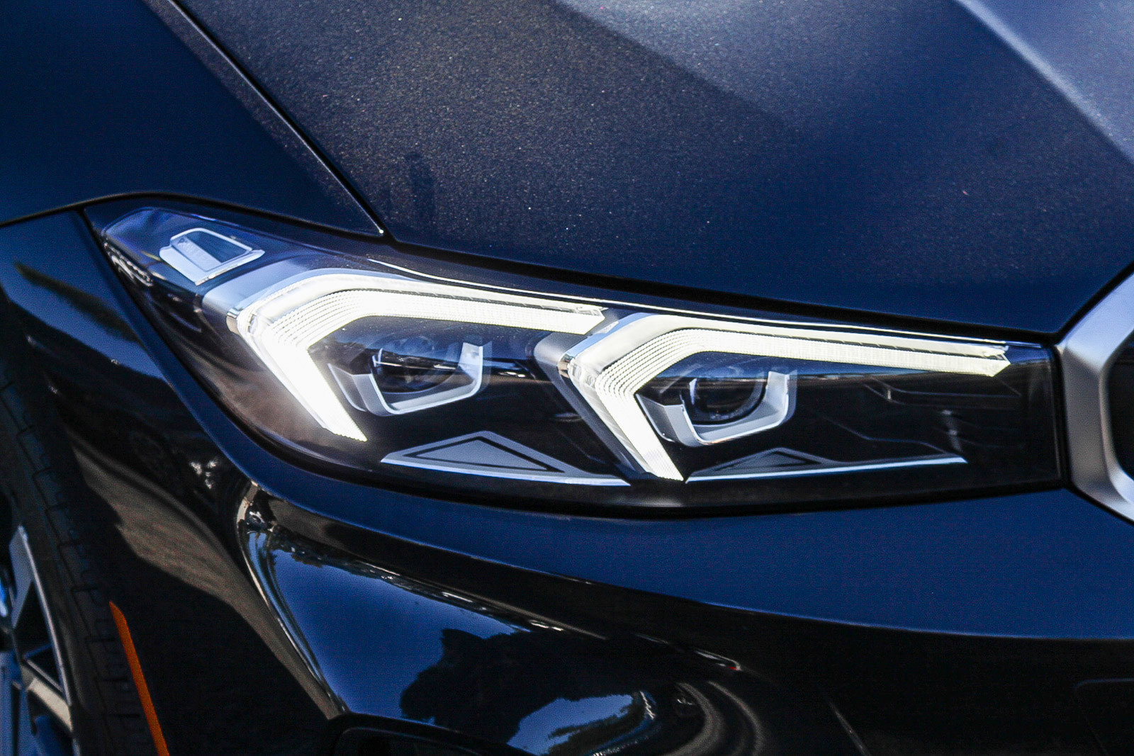 Certified 2025 BMW 330i Sedan w/ Convenience Package image 8