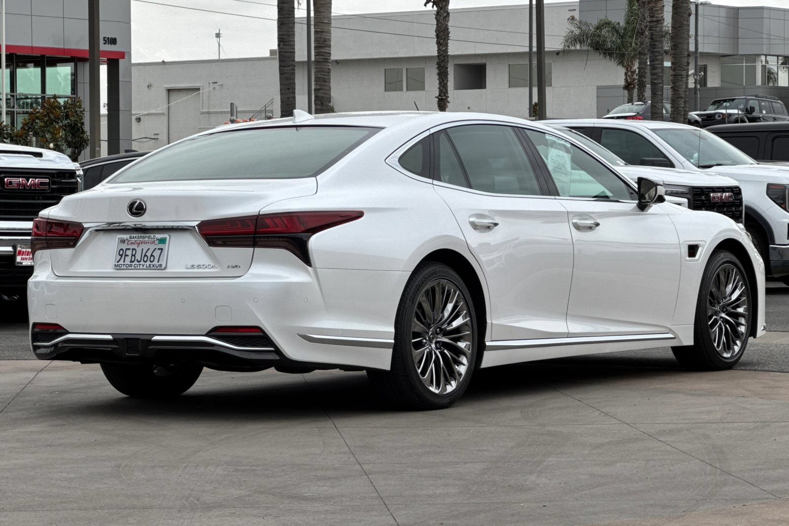 Certified 2023 Lexus LS 500h AWD w/ Luxury Package image 4