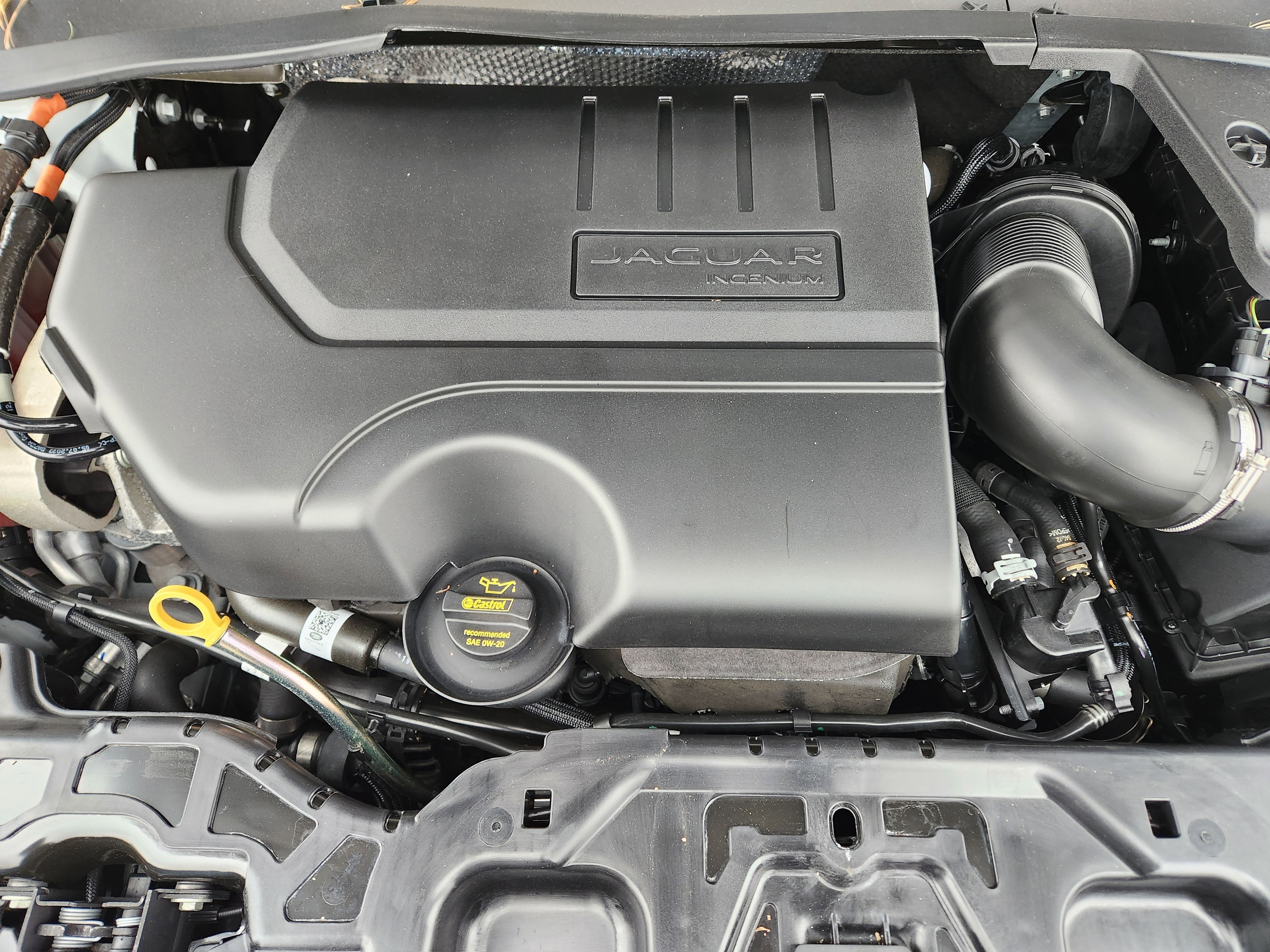 Certified 2024 Jaguar E-PACE R-Dynamic SE image 9